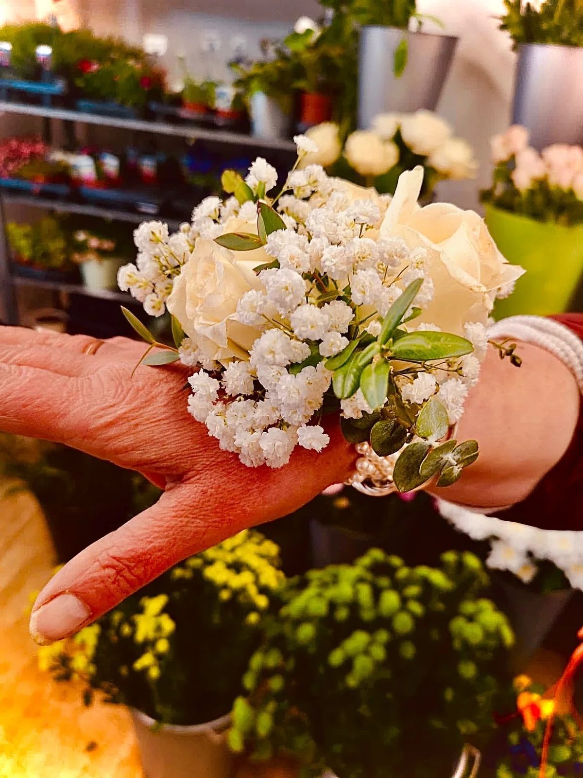 Wrist corsage arrangement